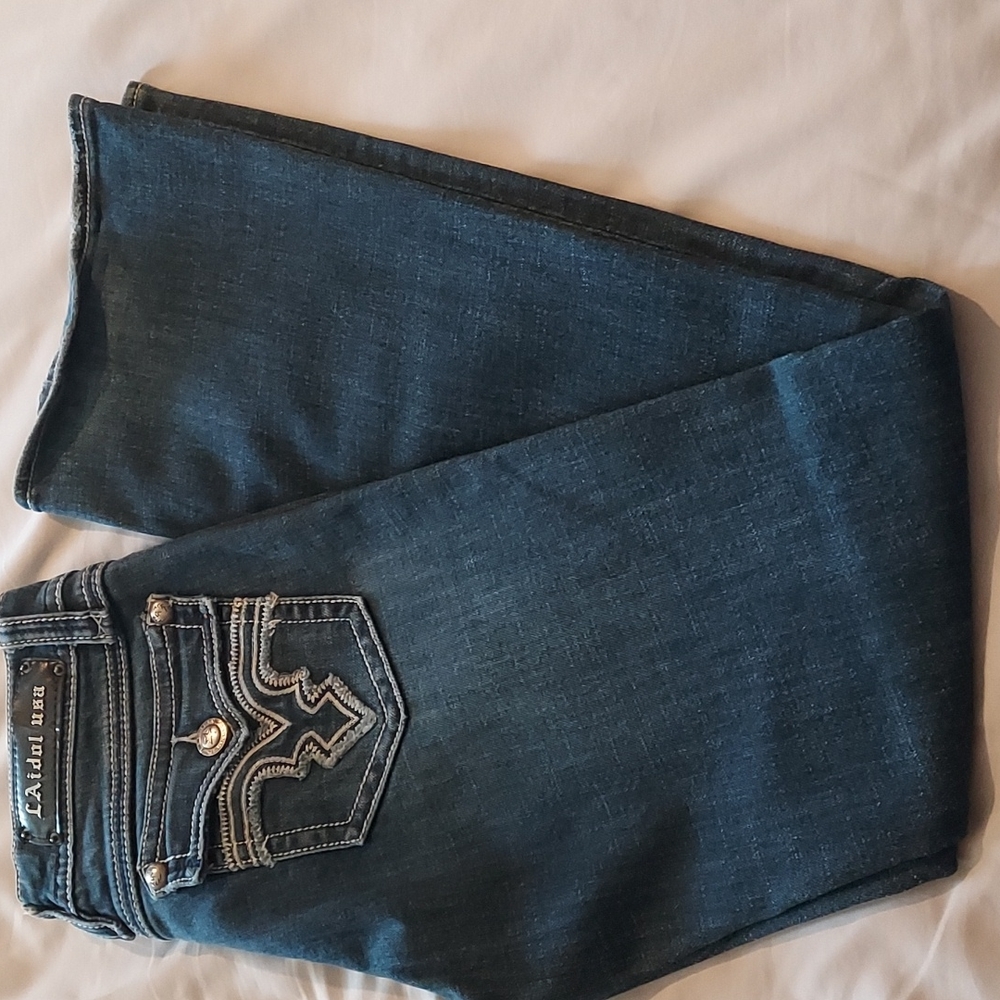 La Idol blue jeans